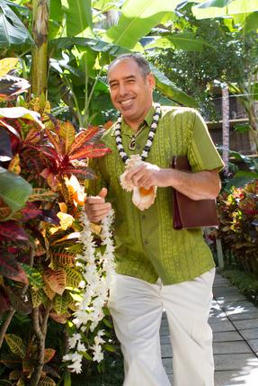Rev Peter Soares Jr - Aloha Fun Weddings